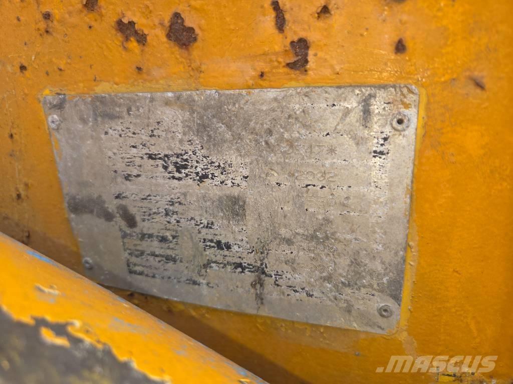 Komatsu SK 714 Kompaktlastere