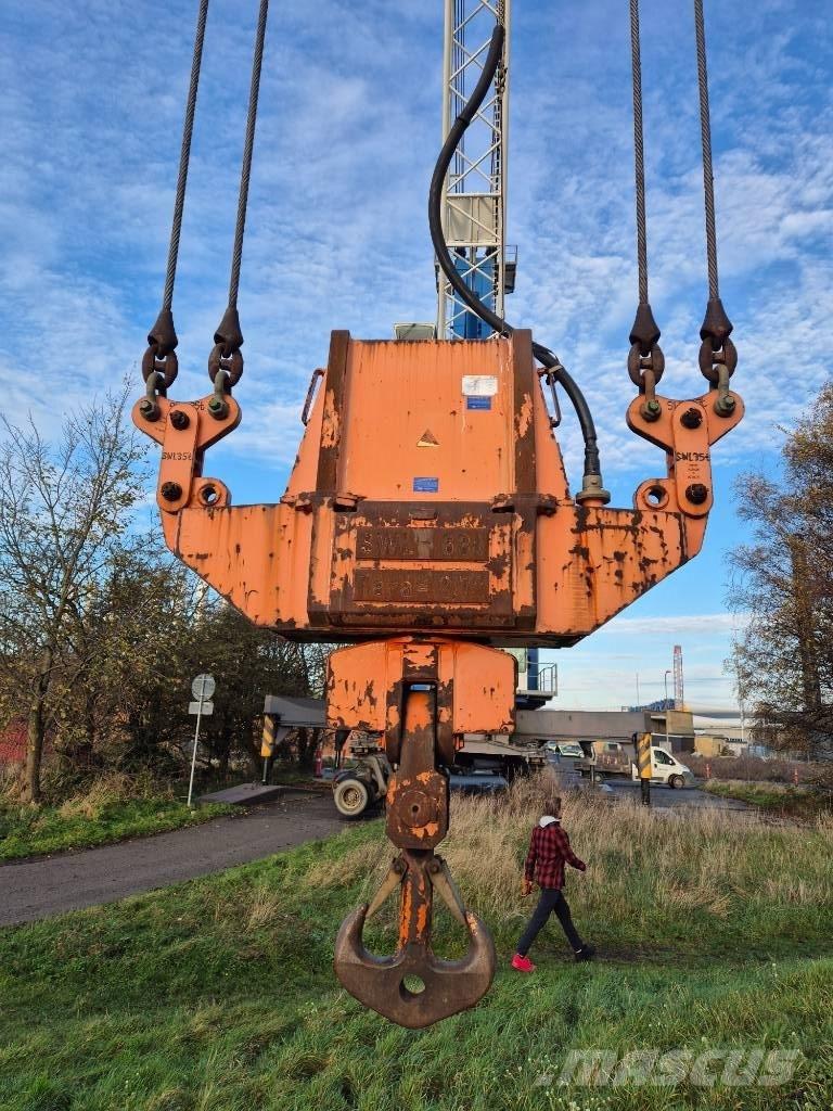 Liebherr LHM 250 Havnekraner