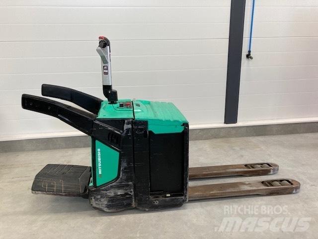 Mitsubishi PBV20N2 Lavtløftende truck med platform