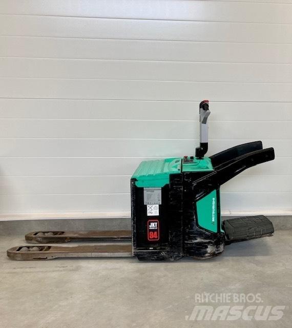 Mitsubishi PBV20N2 Lavtløftende truck med platform