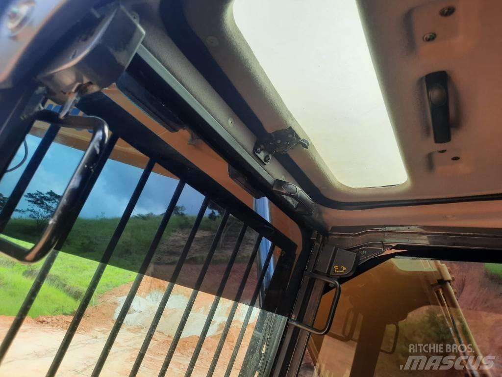 Komatsu PC130 Beltegraver