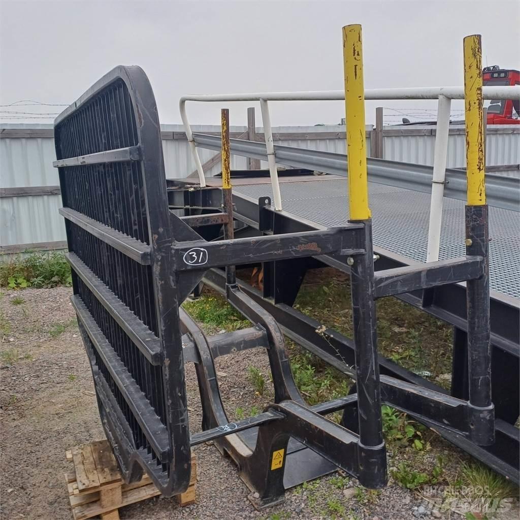John Deere 810e Chassis og understell