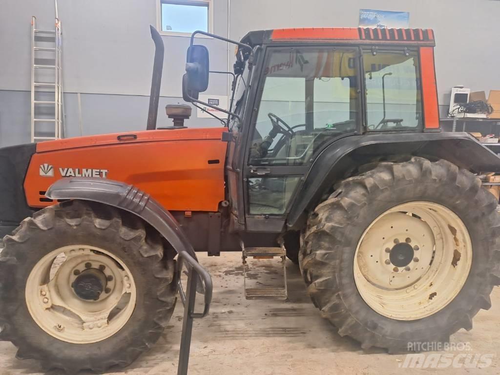 Valtra Valmet 8100E Traktorer