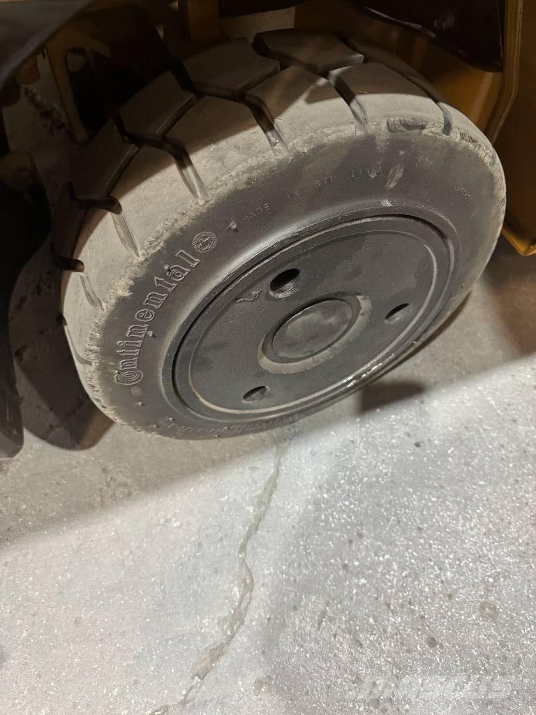 CAT FGC25N Gaffeltrucker - Annet