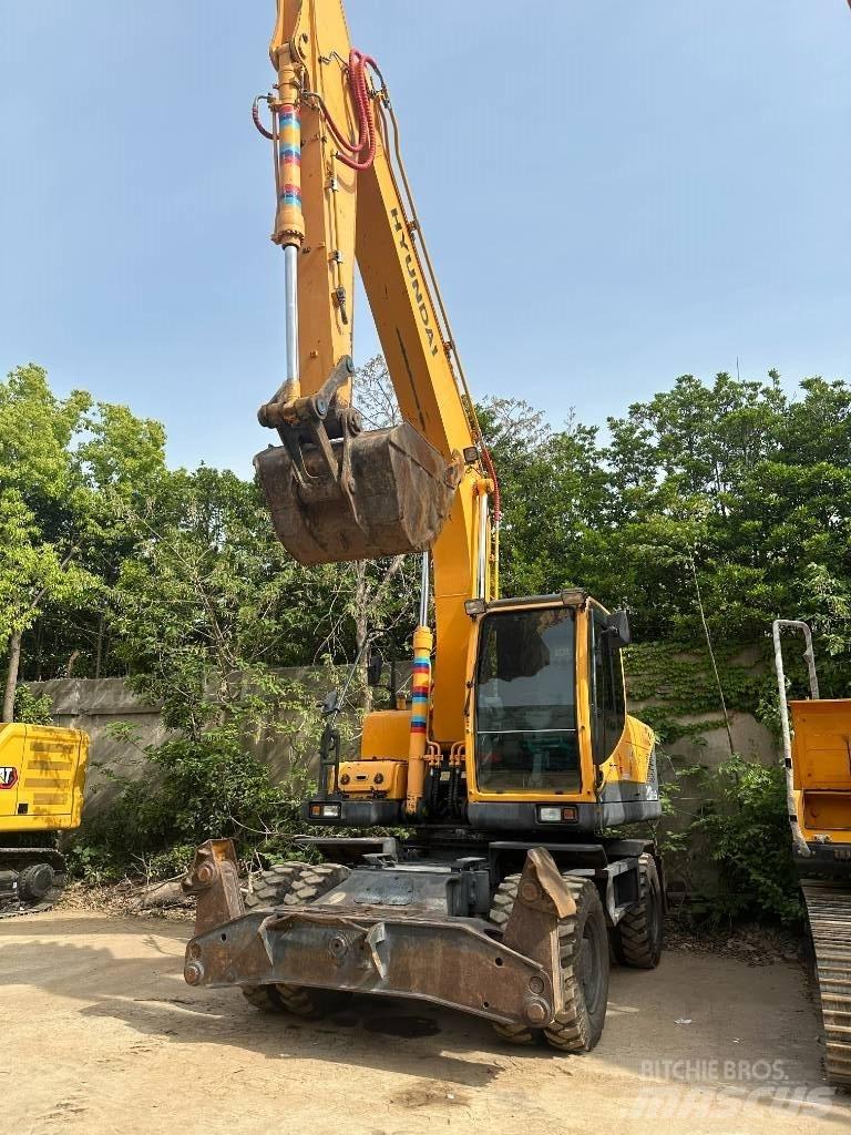 Hyundai R210W-9 Hjulgravere