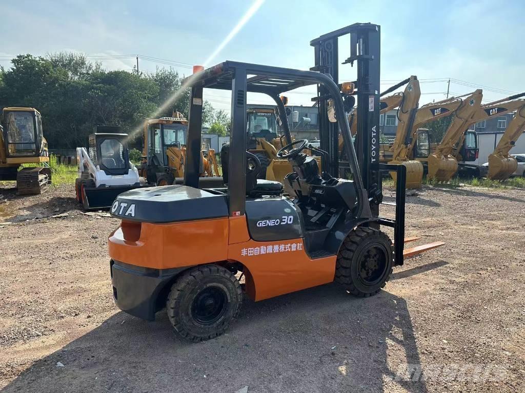 Toyota 30 forklift Diesel Trucker