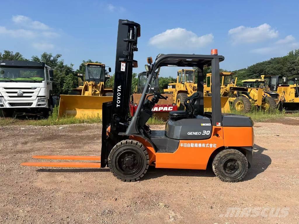 Toyota 30 forklift Diesel Trucker