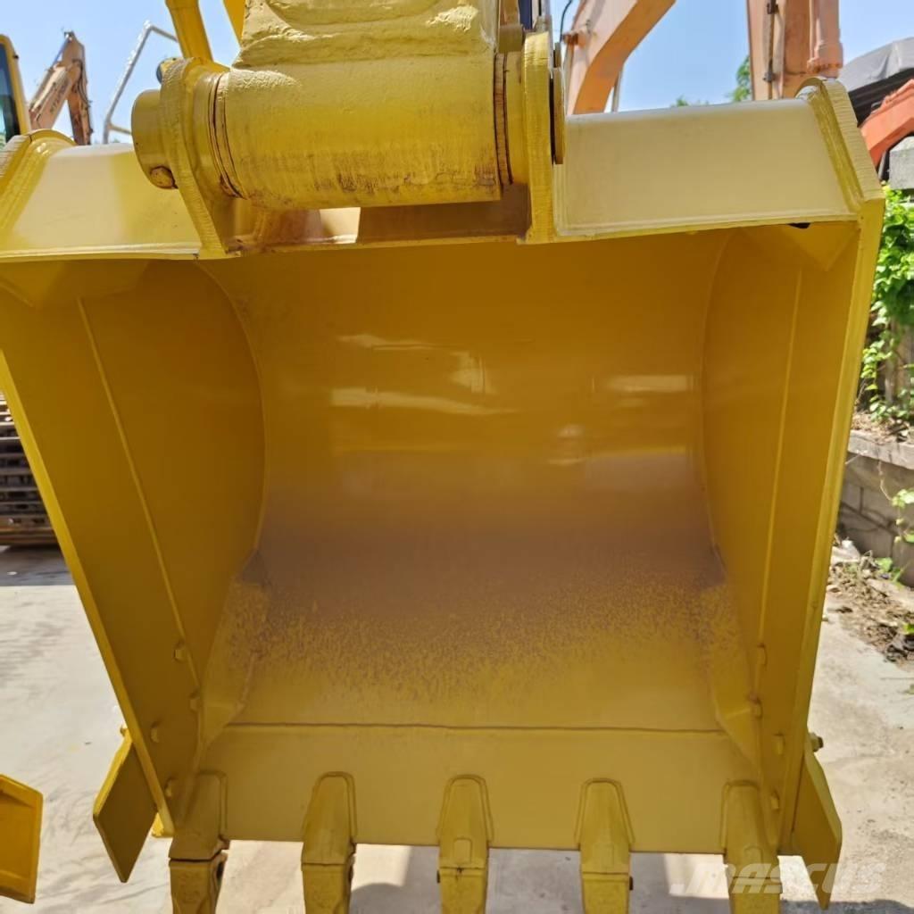 Komatsu PC 220-7 Beltegraver