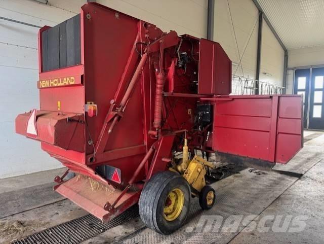 New Holland 654 Rundballepresser