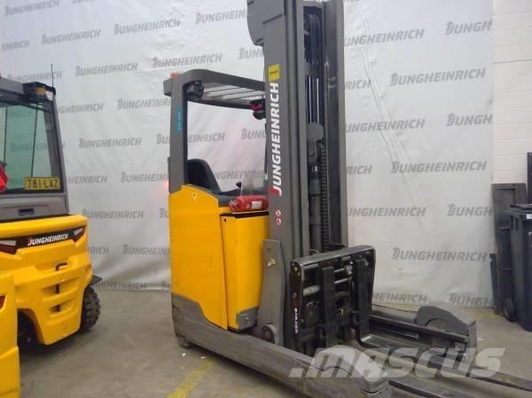 Jungheinrich ETV 325 Skyvemasttruck