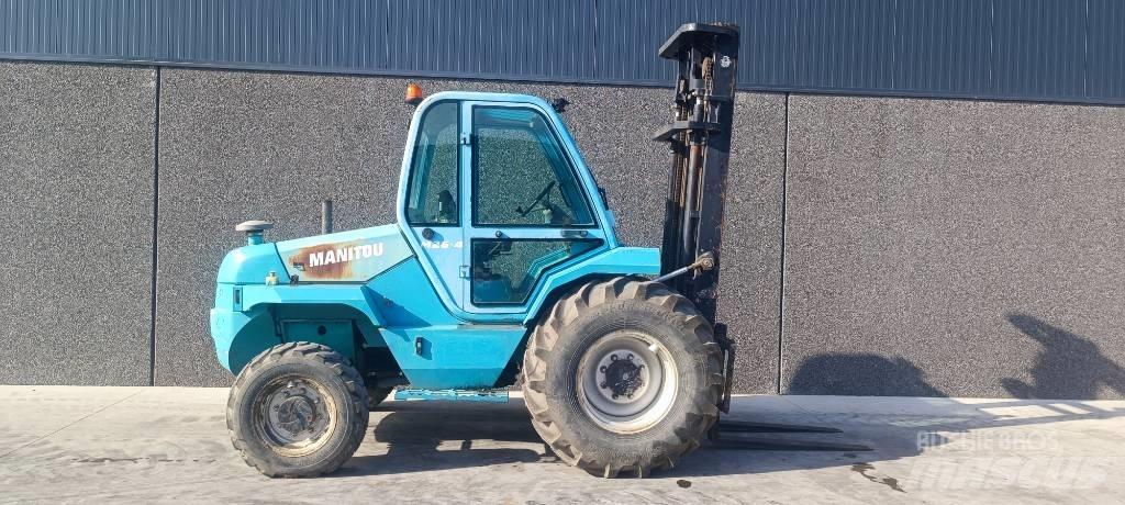 Manitou M 26.4 Terrenggående gaffeltruck
