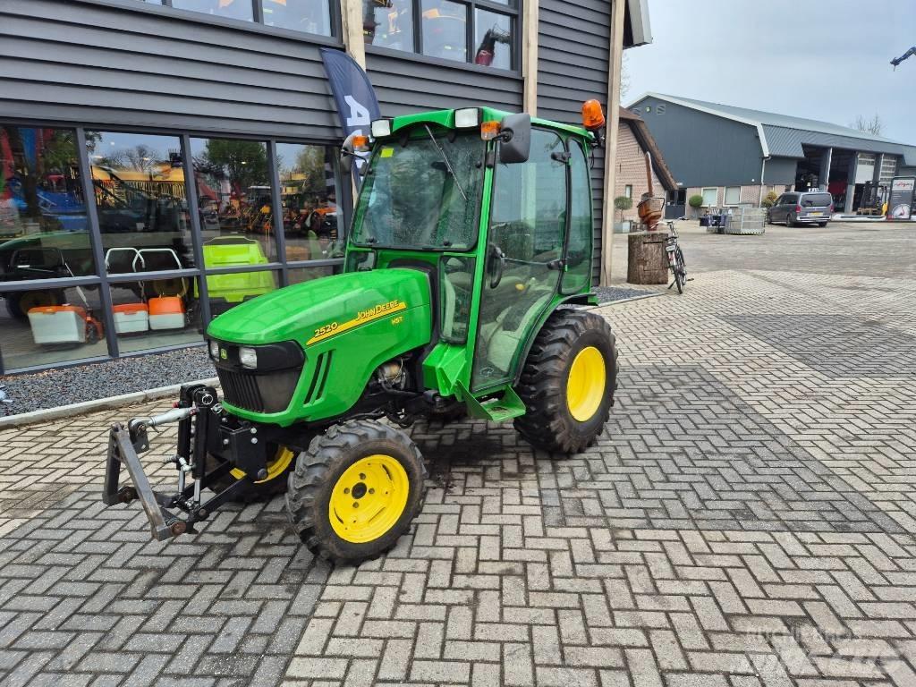 John Deere 2520 Kompakttraktorer