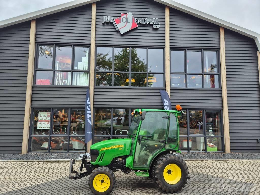 John Deere 2520 Kompakttraktorer