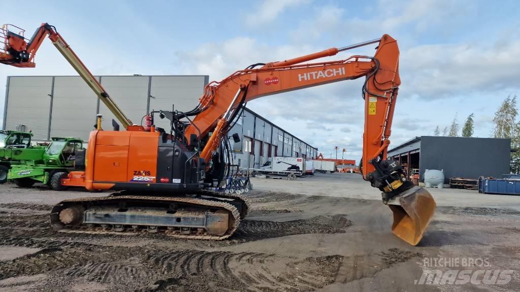 Hitachi ZX225USRLC-6 Beltegraver