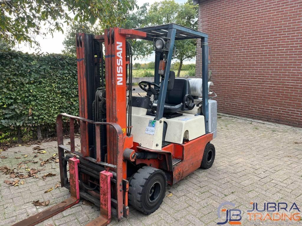 Nissan APJ02A25PU Propan trucker