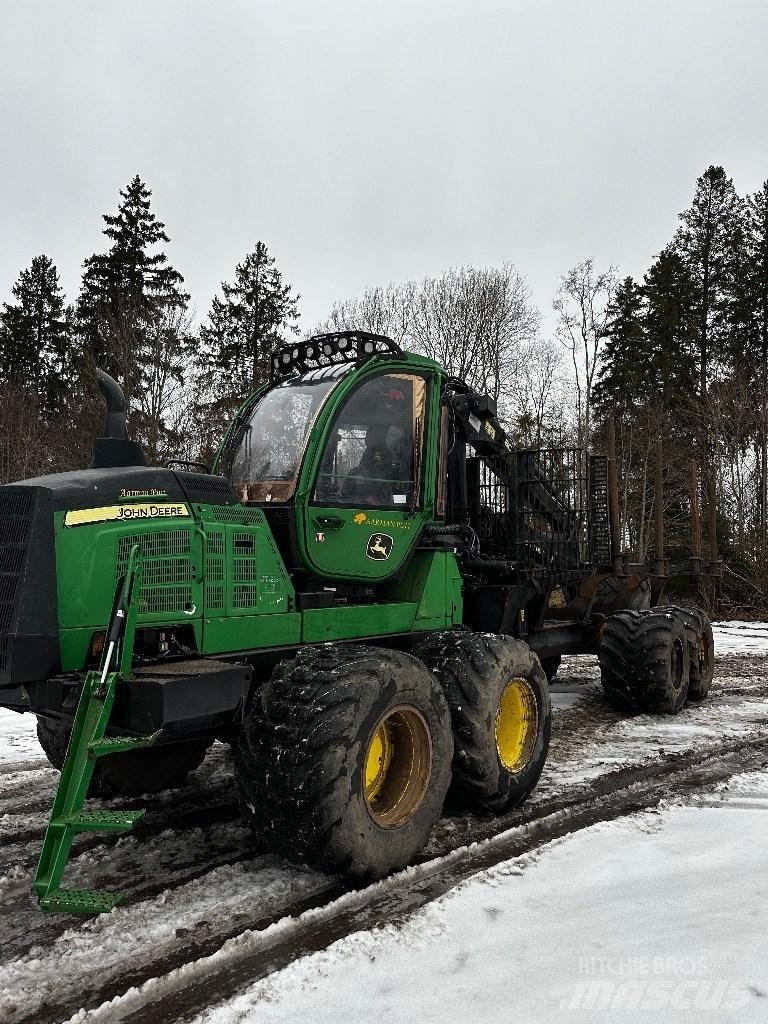 John Deere 1510G Lassbærere