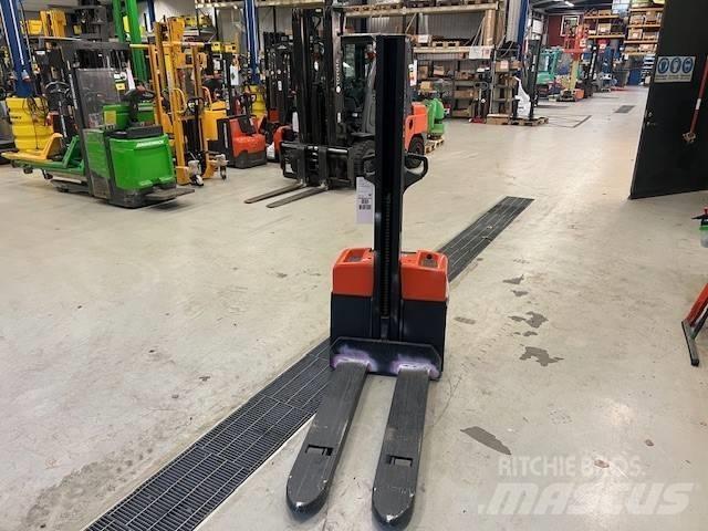 BT Toyota HWE 100 Ledestablere