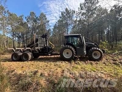 Valtra T 254 Traktor med skogsutstyr