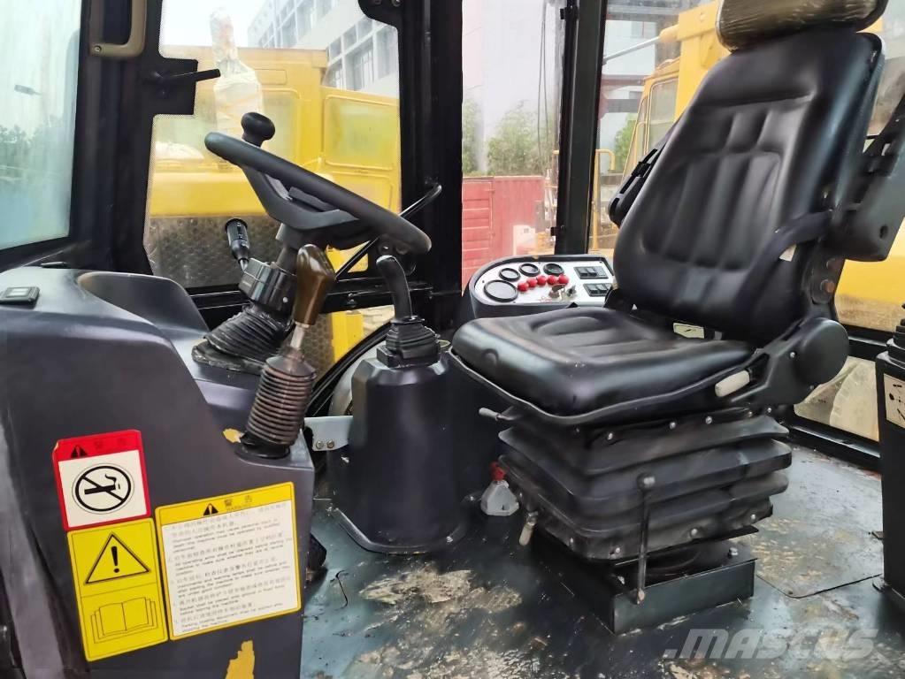 CAT 420F Traktorgravere