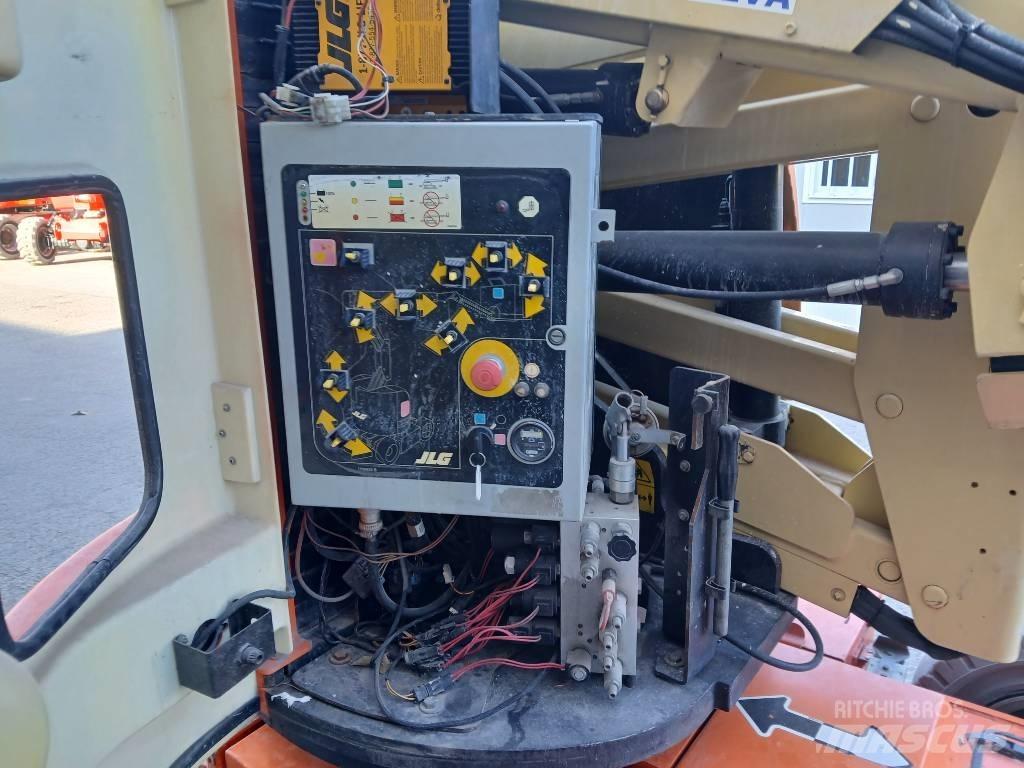 JLG E300AJP Leddede bomlifter