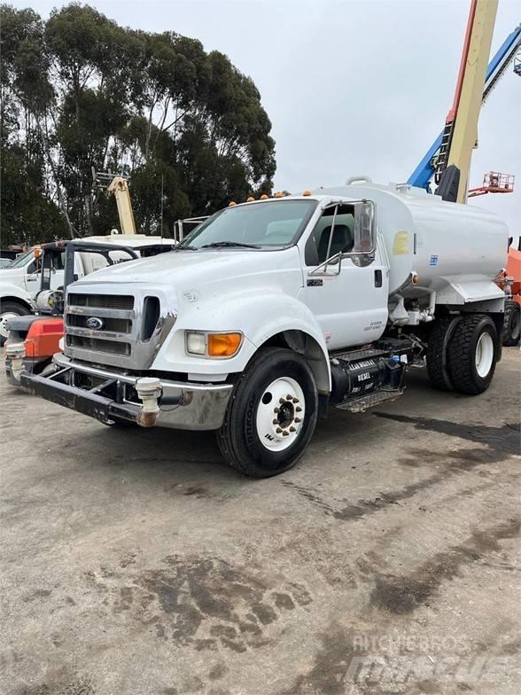 Ford F750 Tankbiler