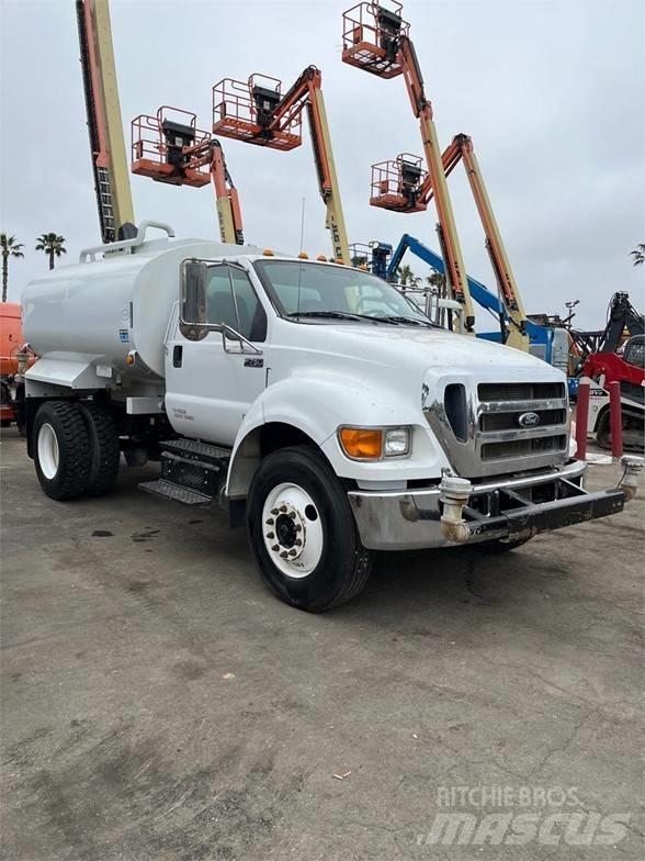 Ford F750 Tankbiler