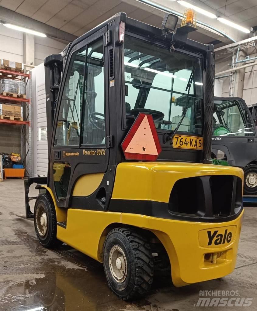 Yale GDP30VX Diesel Trucker