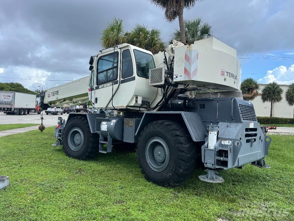 Terex RT 230-1 Røff terreng kraner