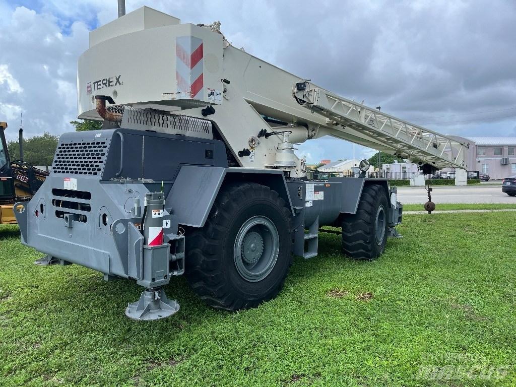 Terex RT 230-1 Røff terreng kraner