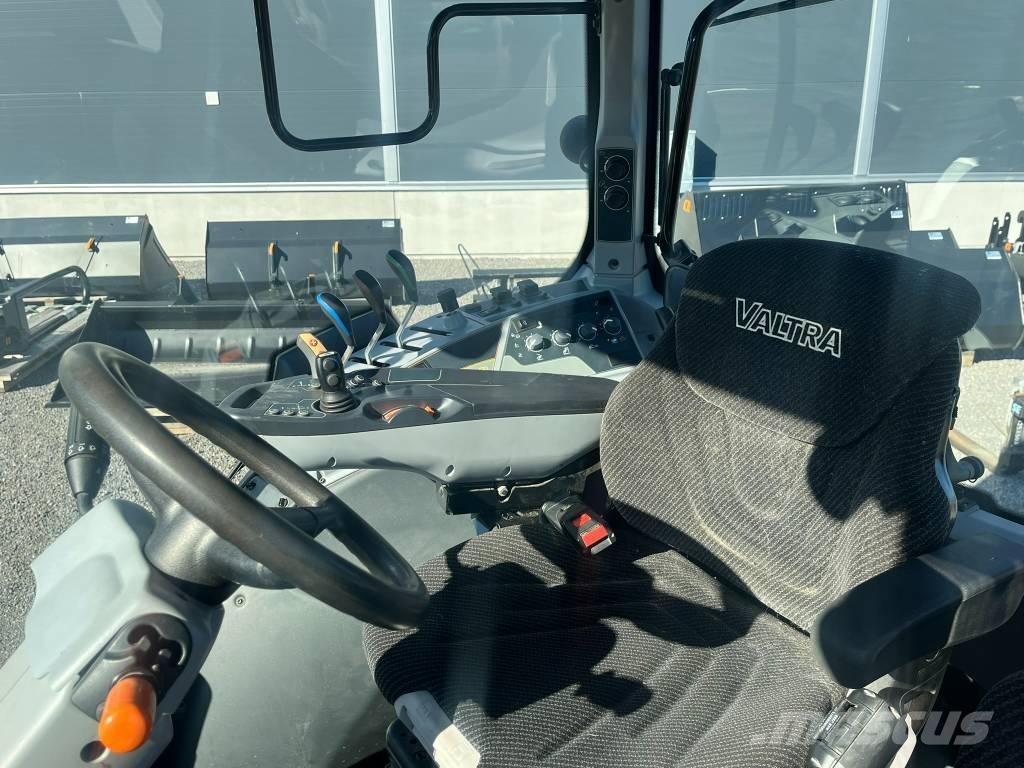Valtra N 104 HiTech Traktorer