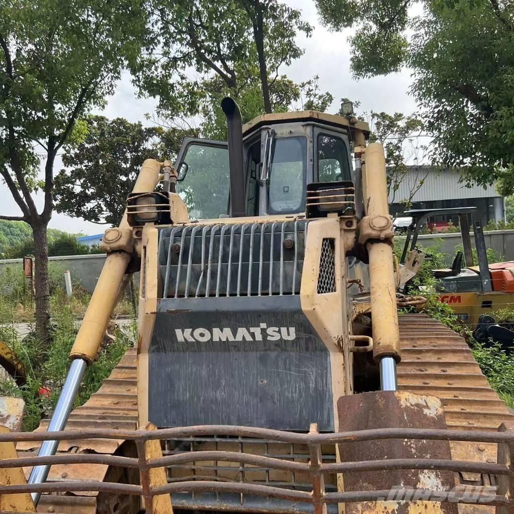 Komatsu D 65 P-12 Dozere Beltegående