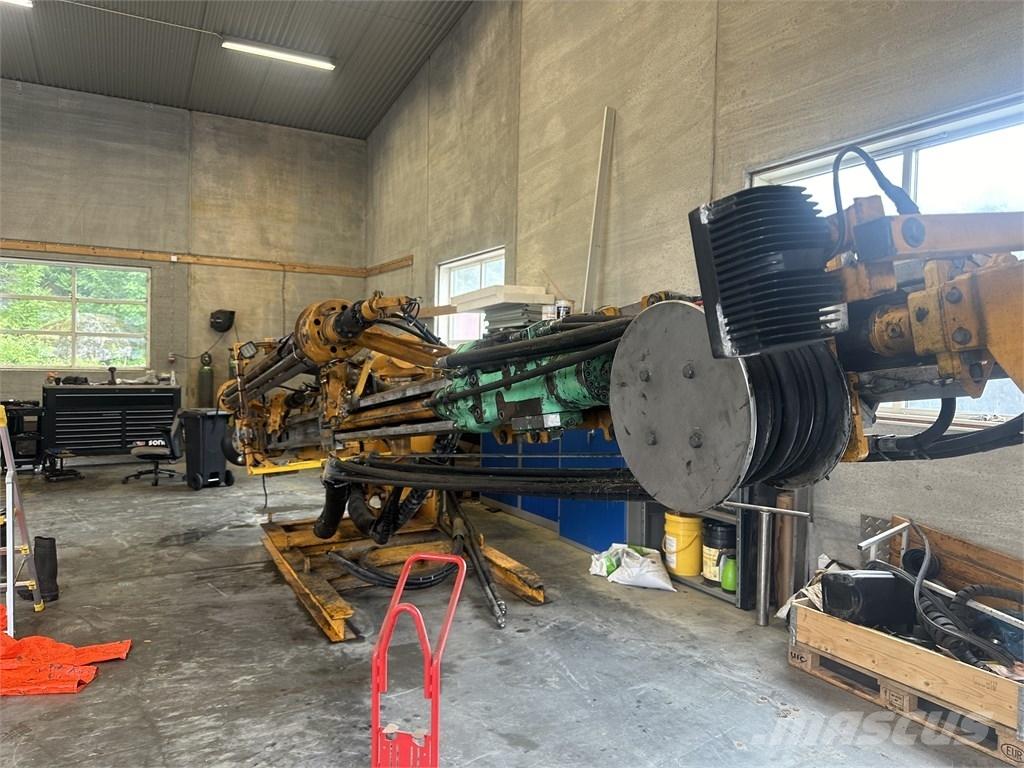 CAT 335 F L Borerigger