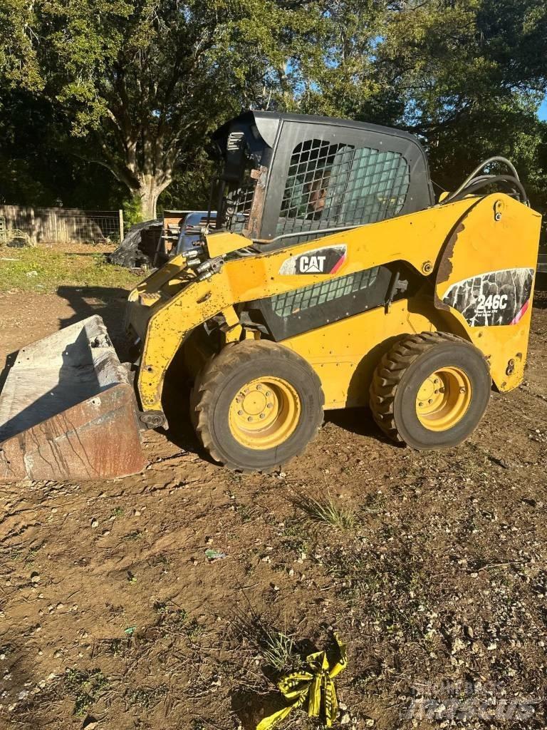 CAT 246 C Kompaktlastere