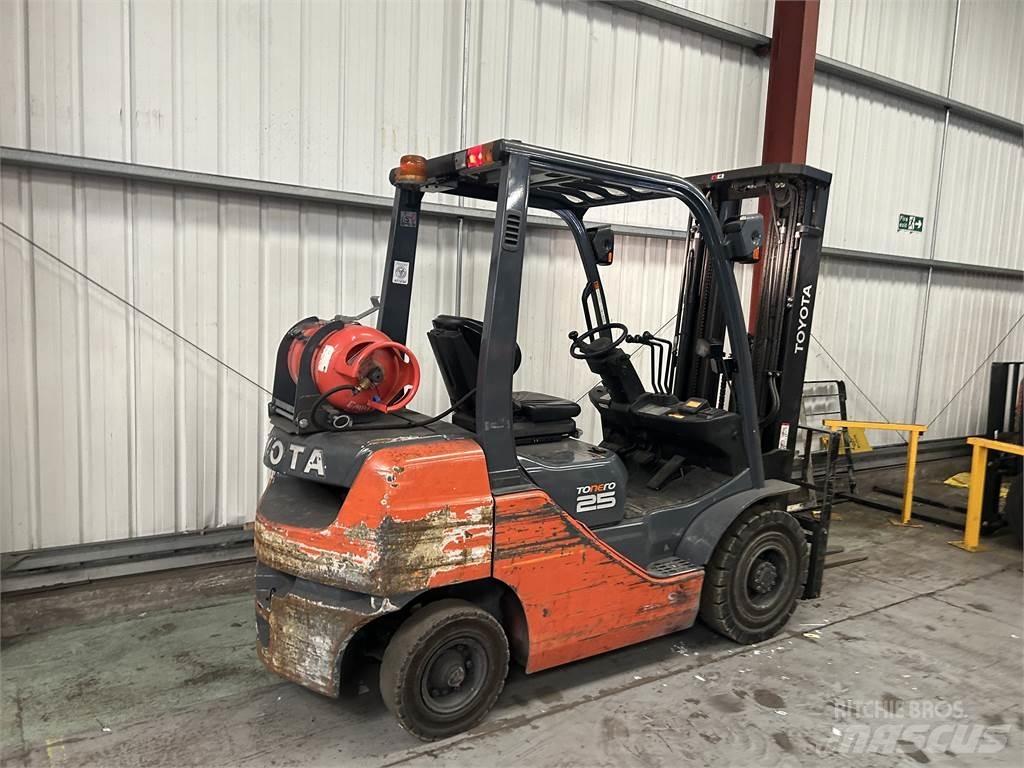 Toyota 02-8FGF25 Propan trucker