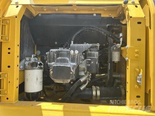 Komatsu PC 240-8 Beltegraver