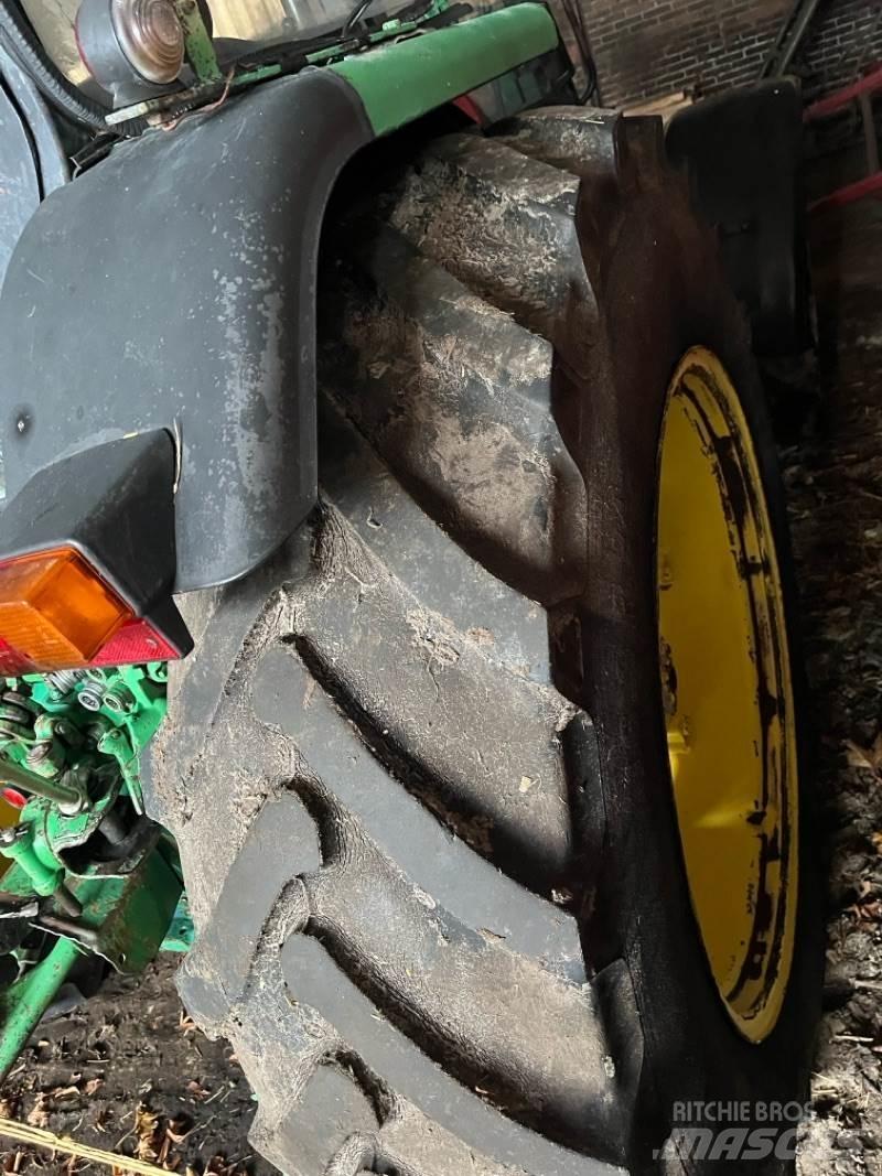 John Deere 2040A Traktorer