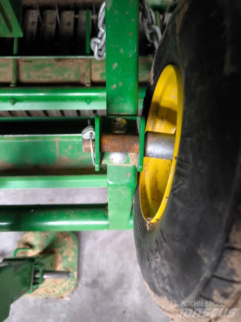 John Deere V461M Rundballepresser