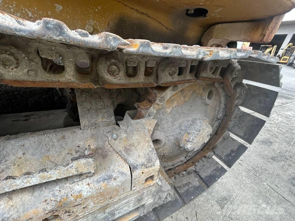 CAT D 3 C III Dozere Beltegående
