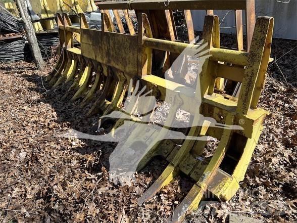 Komatsu D65PX Rippere
