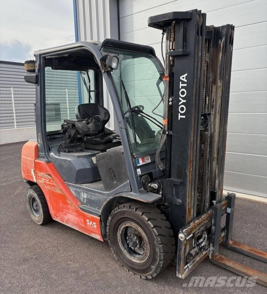 Toyota 8 FDF 25 Diesel Trucker