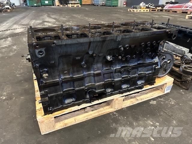 Cummins ISME420-30 Motorer