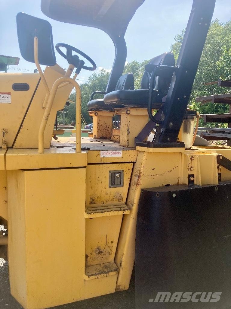 Sakai GW 750-2 Asfaltutleggere