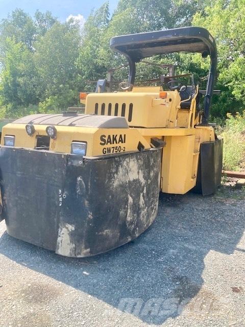 Sakai GW 750-2 Asfaltutleggere