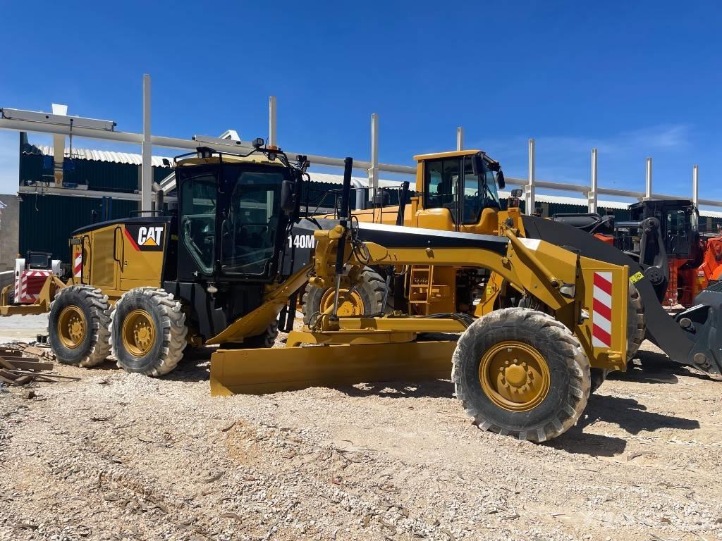 CAT 140 M Veihøvler