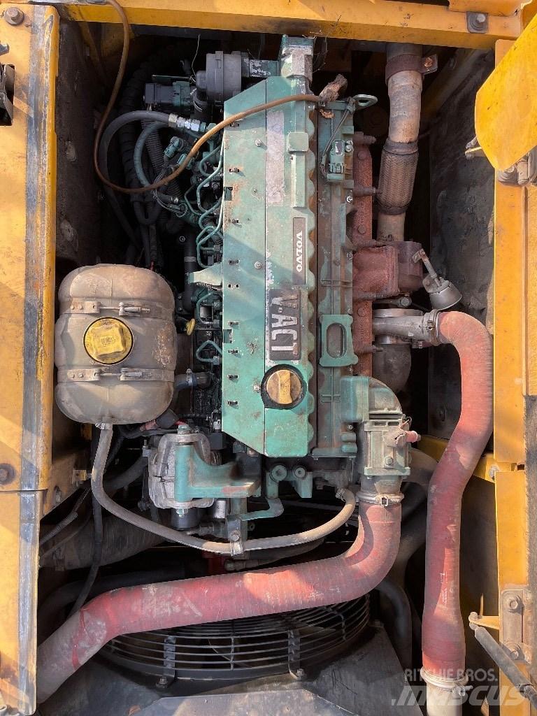 Volvo EC 210 C L Beltegraver