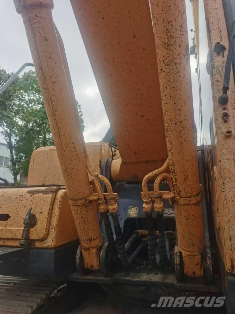Hyundai R220LC-9S Beltegraver