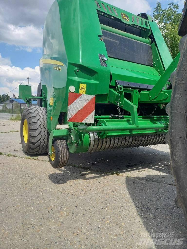 John Deere V451M Rundballepresser