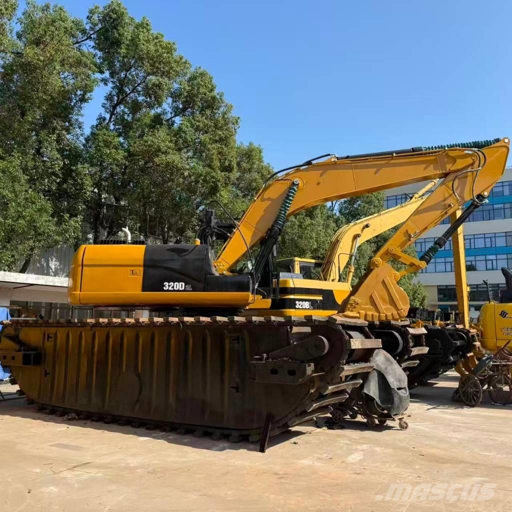 CAT 320 D Amfibiske Gravemaskiner