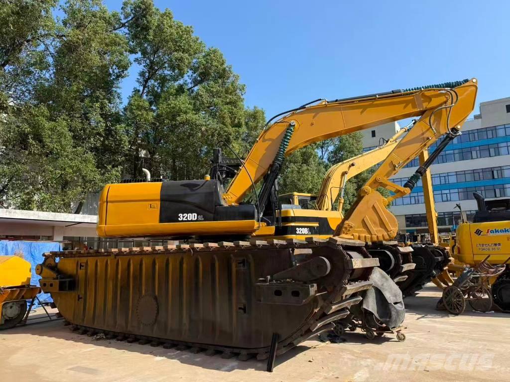 CAT 320 D Amfibiske Gravemaskiner