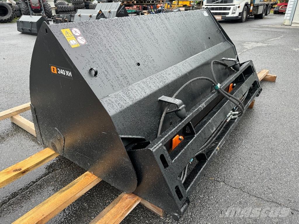 Quicke 240 XH M+ Frontlaster ektrautstyr